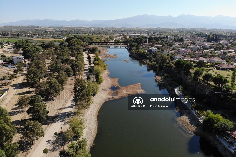 Manisa'daki Adala Kanyonu'nda sular çekildi
