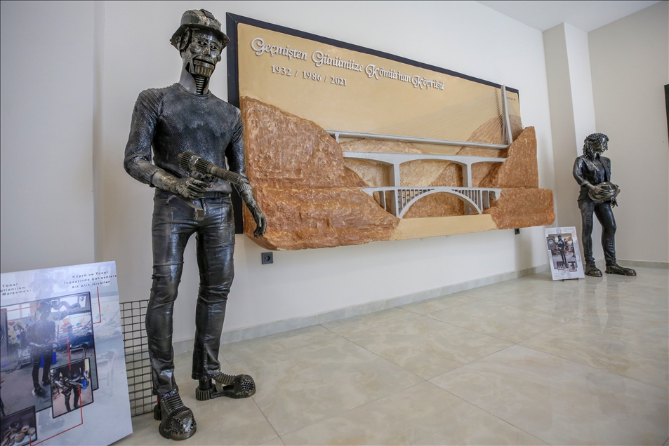 Kömürhan Köprüsü'nün inşaat atıkları sanat eserine dönüştü