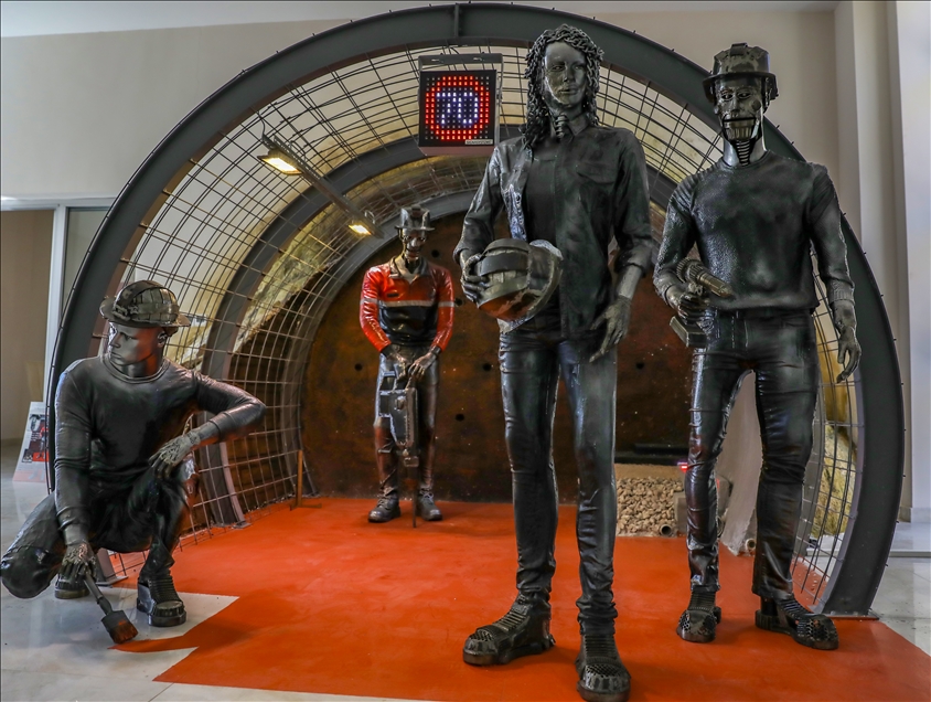 Kömürhan Köprüsü'nün inşaat atıkları sanat eserine dönüştü