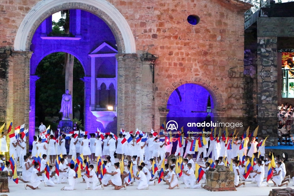 Colombia conmemoró el bicentenario de la Constitución de 1821 en medio de la apertura comercial de su frontera con Venezuela.