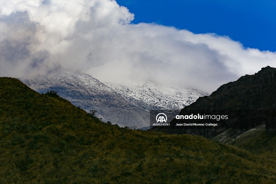 El volcán Nevado del Ruiz atrae a cientos de turistas al año en Colombia