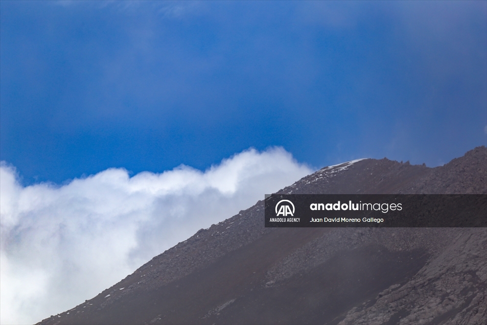 El volcán Nevado del Ruiz atrae a cientos de turistas al año en Colombia