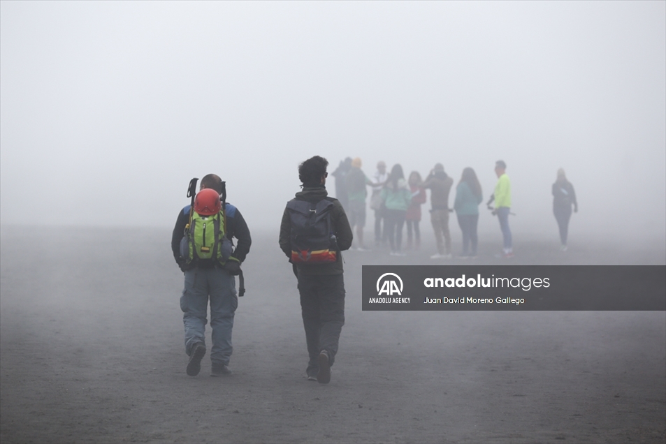 El volcán Nevado del Ruiz atrae a cientos de turistas al año en Colombia