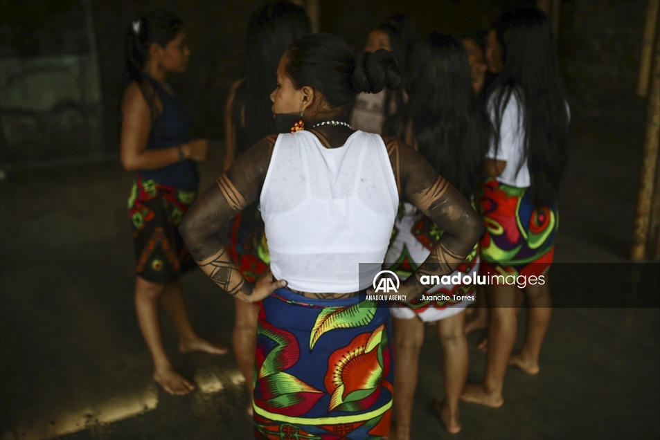 Las tradiciones ancestrales que rescatan las mujeres de la comunidad indígena embera dobidá en Colombia