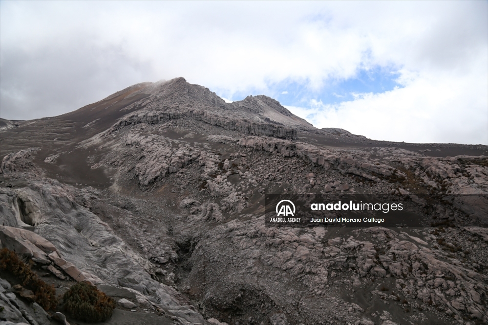 El volcán Nevado del Ruiz atrae a cientos de turistas al año en Colombia