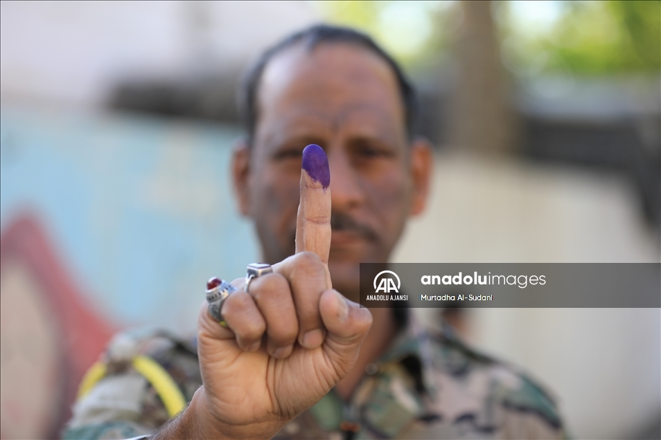 Irak’ta “özel oylama” başladı