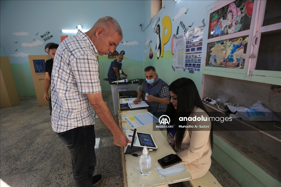 Irak’ta “özel oylama” başladı