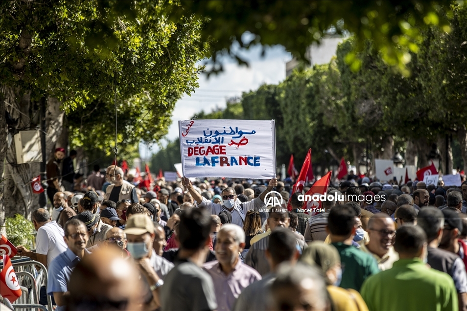 В Тунисе прошла акция протеста против решений президента Каиса Саида
