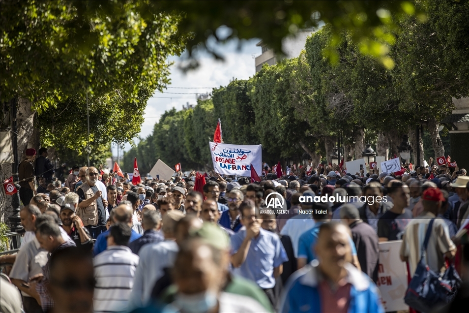 В Тунисе прошла акция протеста против решений президента Каиса Саида