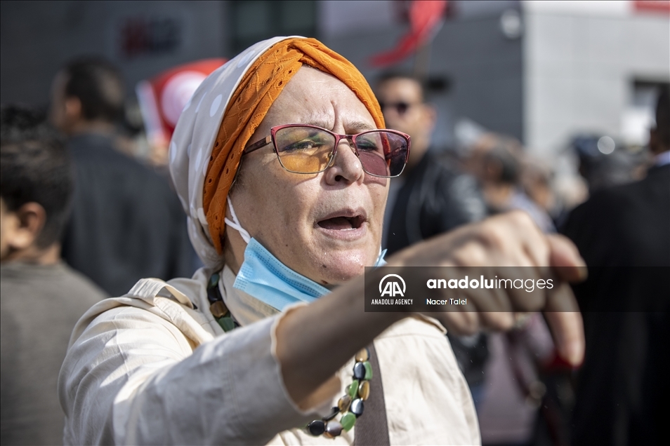 В Тунисе прошла акция протеста против решений президента Каиса Саида