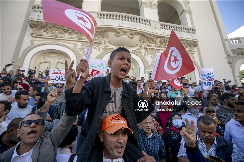 В Тунисе прошла акция протеста против решений президента Каиса Саида