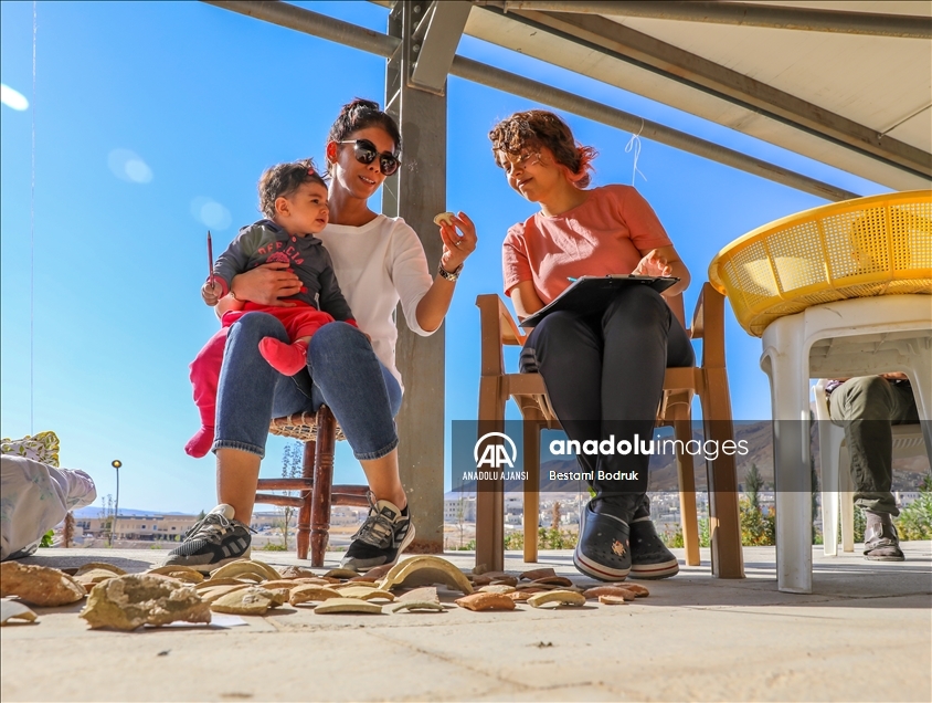 Arkeolog çiftin bebeği, Hasankeyf kazı ekibinin neşe kaynağı oldu