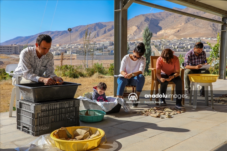 Arkeolog çiftin bebeği, Hasankeyf kazı ekibinin neşe kaynağı oldu