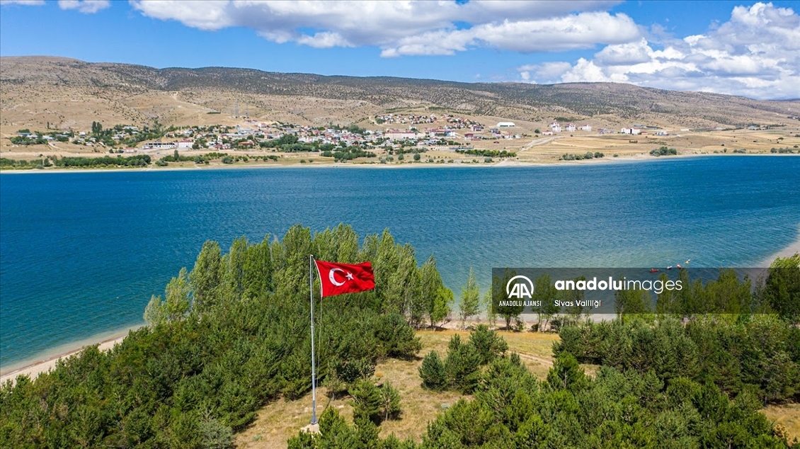 Sivas'ın Gölova ilçesi doğaseverlerin ve kuş gözlemcilerinin uğrak mekanı