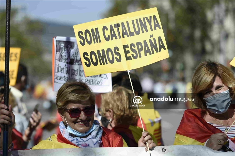 En el Día de la Hispanidad, Barcelona es escenario de manifestaciones a favor y en contra de la unidad de España 2