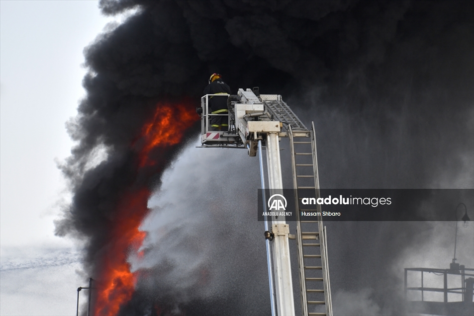 Un gran incendio se registró en una instalación petrolera de Líbano