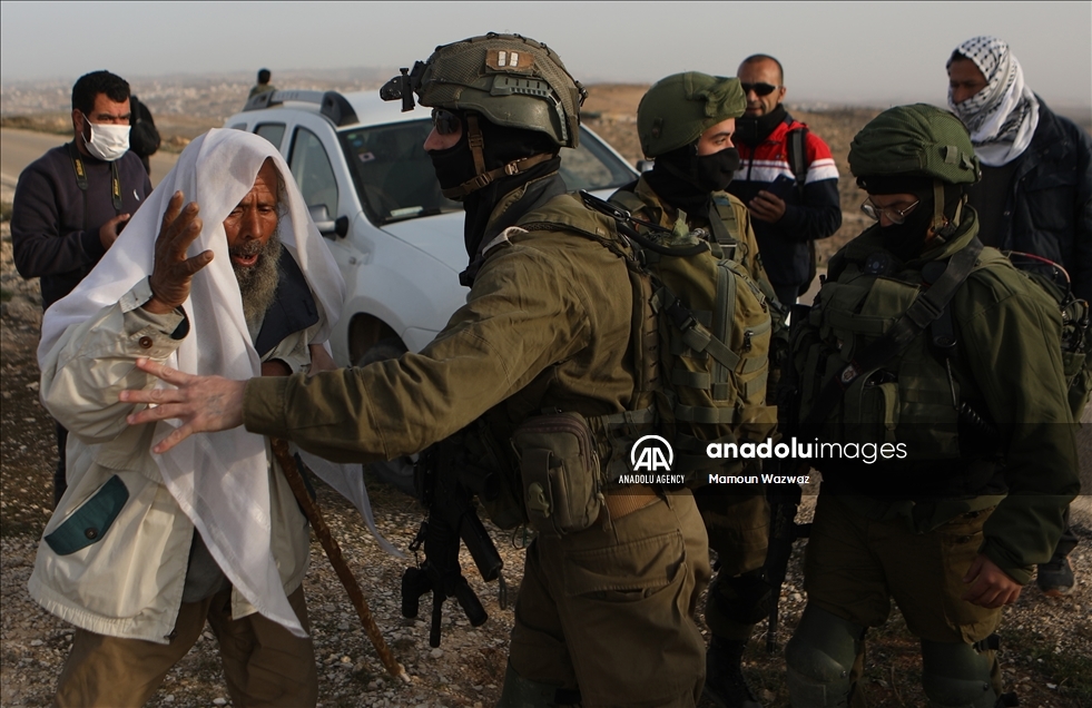 سليمان الهذالين.. مسن فلسطيني يقارع جيش إسرائيل