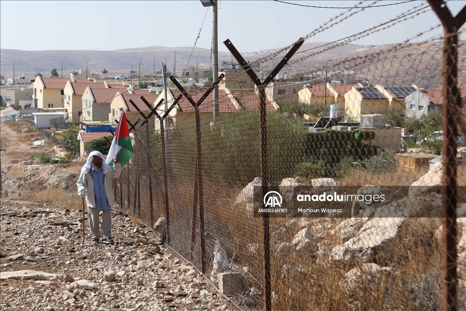 سليمان الهذالين.. مسن فلسطيني يقارع جيش إسرائيل