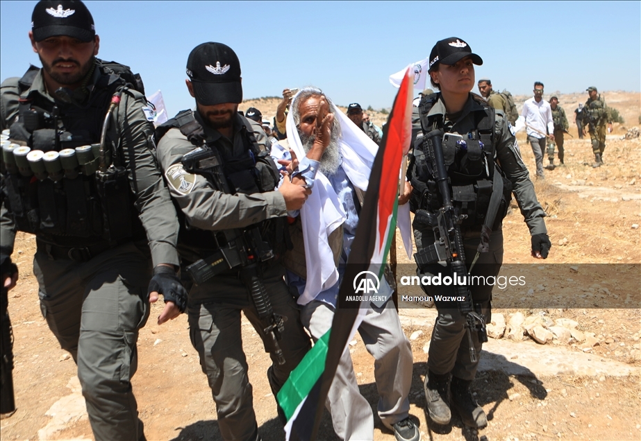 سليمان الهذالين.. مسن فلسطيني يقارع جيش إسرائيل