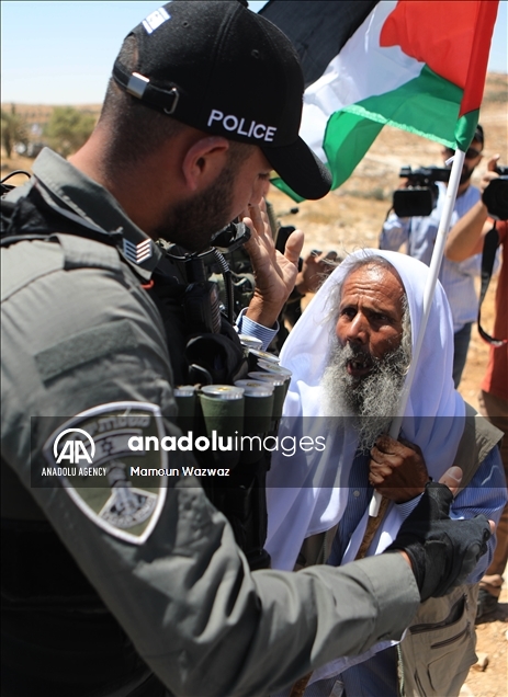 سليمان الهذالين.. مسن فلسطيني يقارع جيش إسرائيل