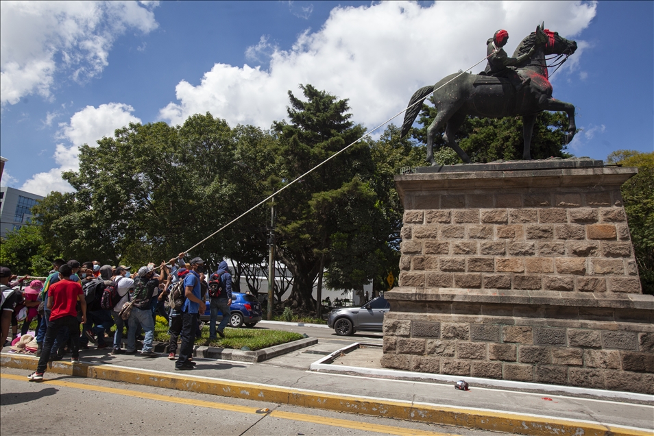 Guatemala'da Kolomb Günü’nde protesto yürüyüşü düzenlendi