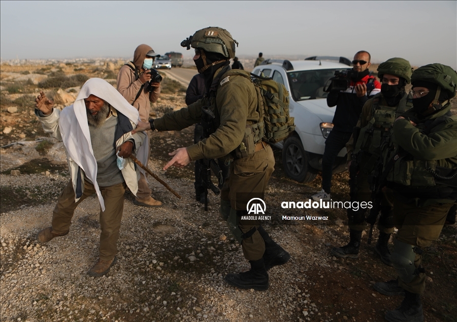 سليمان الهذالين.. مسن فلسطيني يقارع جيش إسرائيل