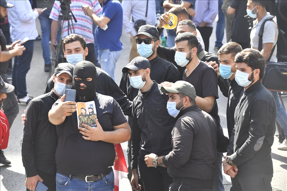Lübnan'da Şii Emel Hareketi ve Hizbullah destekçilerinin düzenlediği yürüyüş