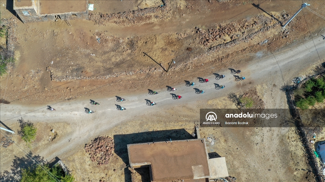 Bisiklet tutkunları Çermik'in doğal güzelliklerine pedal çevirdi 