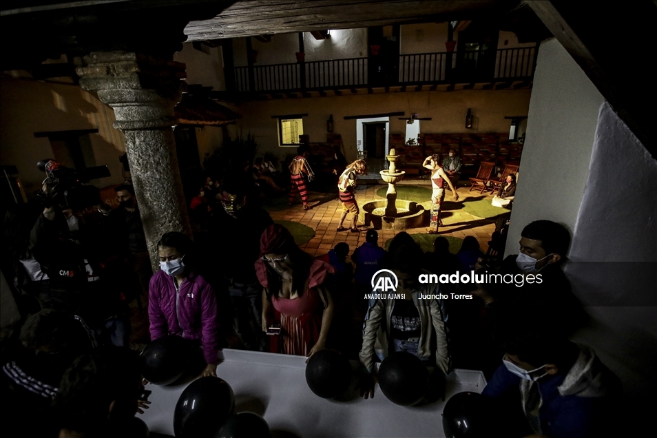 Kolombiya'da işitme engelliler için 'Zarzuela' sahnelendi