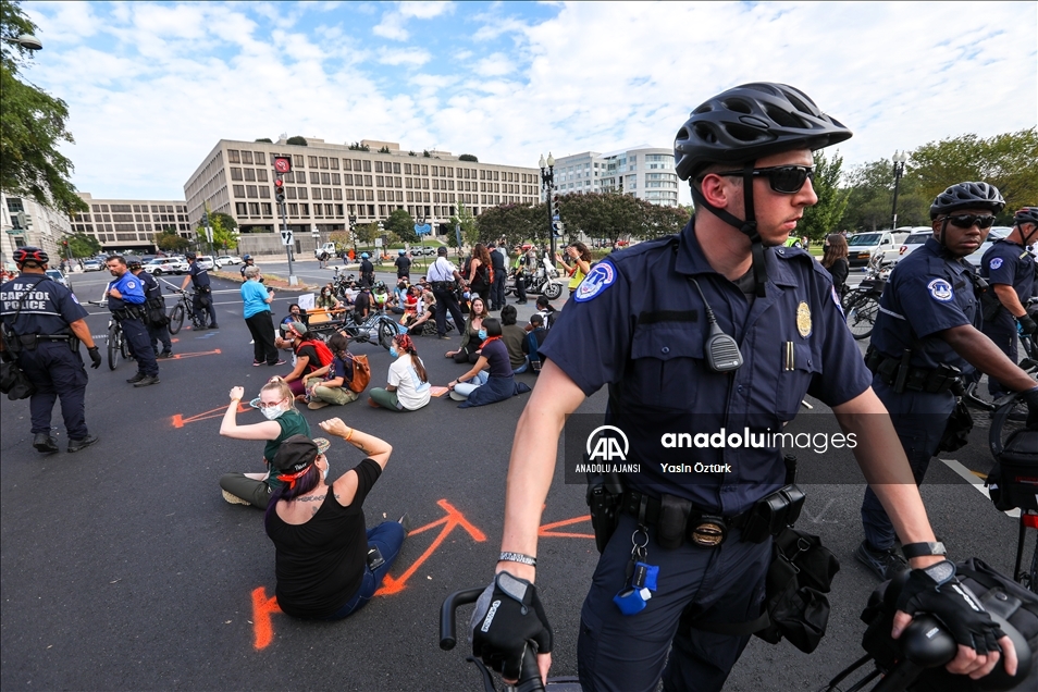Washington'daki çevreci protestolar 5. gününde ABD Kongresi önünde devam etti