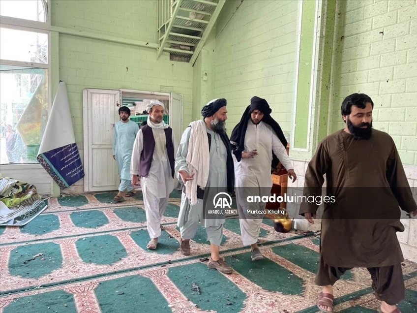 Al menos 30 muertos deja explosión en mezquita de Afganistán