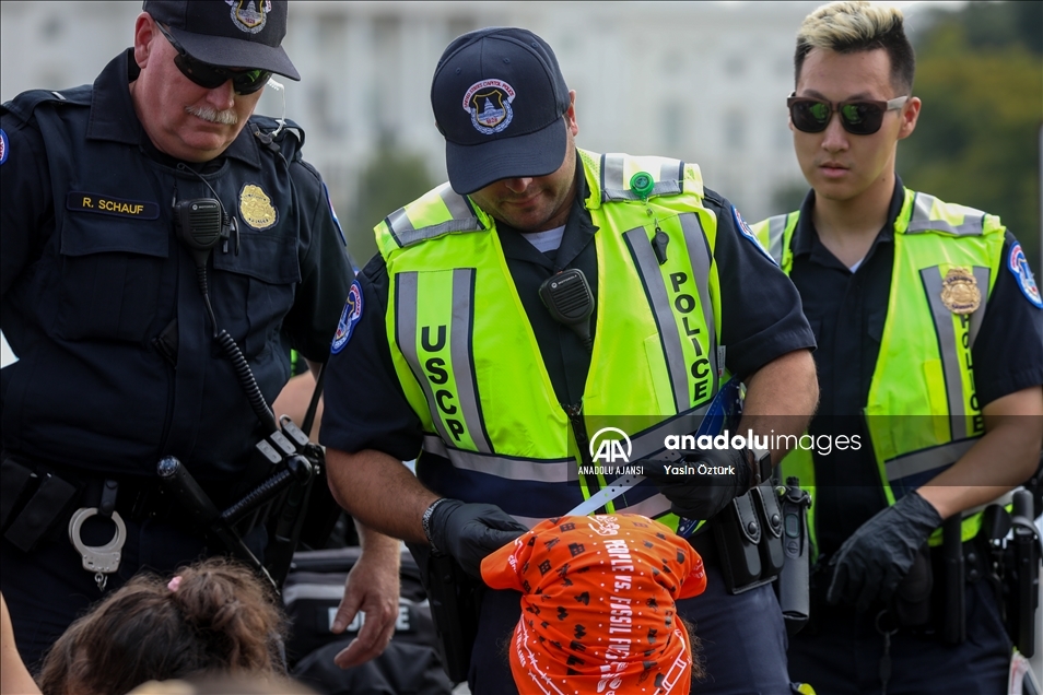 Washington'daki çevreci protestolar 5. gününde ABD Kongresi önünde devam etti