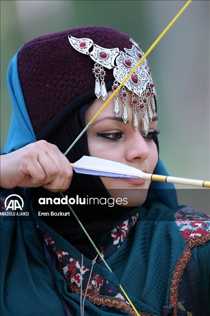 Adana'da düzenlenen Geleneksel Türk Okçuluğu Ruz-I Kasım Koşusu tamamlandı