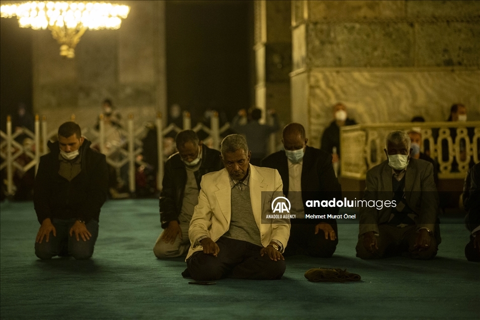 مساجد إسطنبول تحيي ذكرى المولد النبوي الشريف