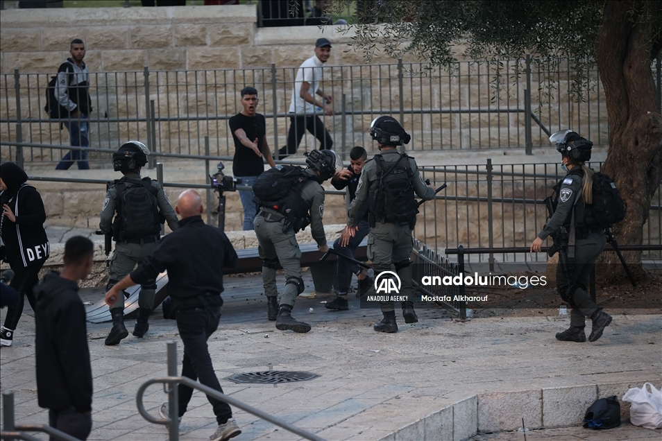 إسرائيل تعتقل 10 فلسطينيين في "باب العامود" بالقدس