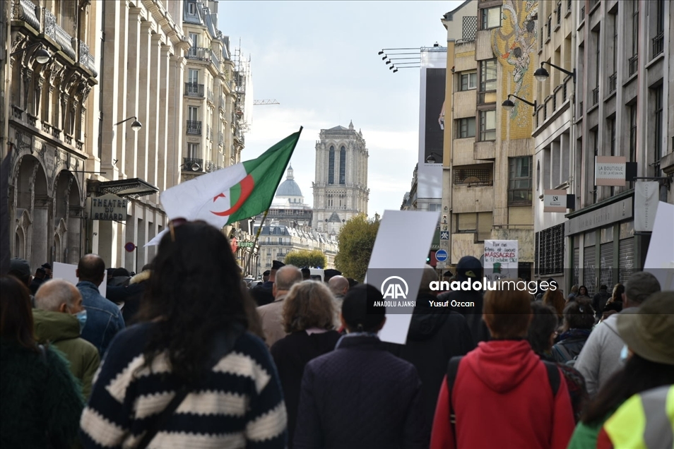 Fransa'da "17 Ekim 1961 Katliamı"nda ölen Cezayirliler anıldı