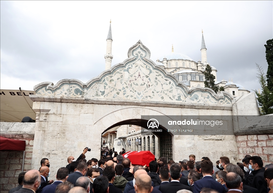 Milli SİHA'ların öncü ismi Özdemir Bayraktar son yolculuğuna uğurlandı