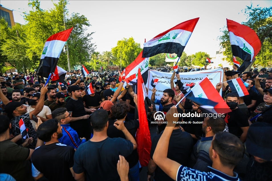 Irak'ta Sadr Hareketi dışındaki Şii gruplar, seçim sonuçlarını protesto etmek için oturma eylemi başlattı