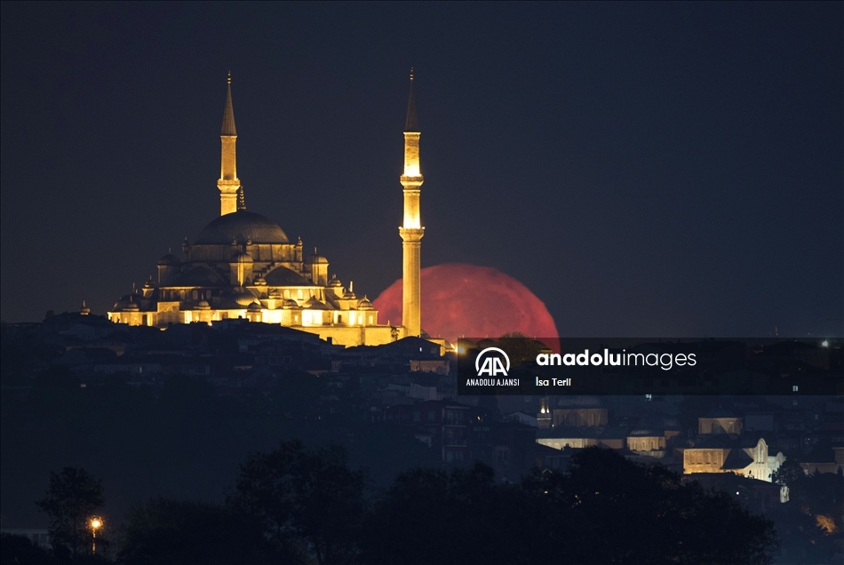 İstanbul'da dolunay