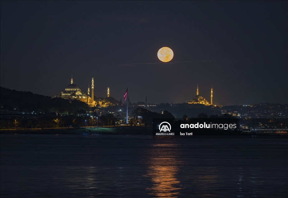 İstanbul'da dolunay