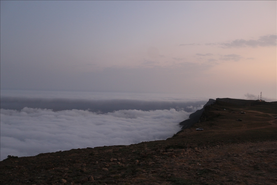 Umman'da bulutların üzerine çıkmak isteyen ziyaretçilerin adresi: "Semhan Dağı"
