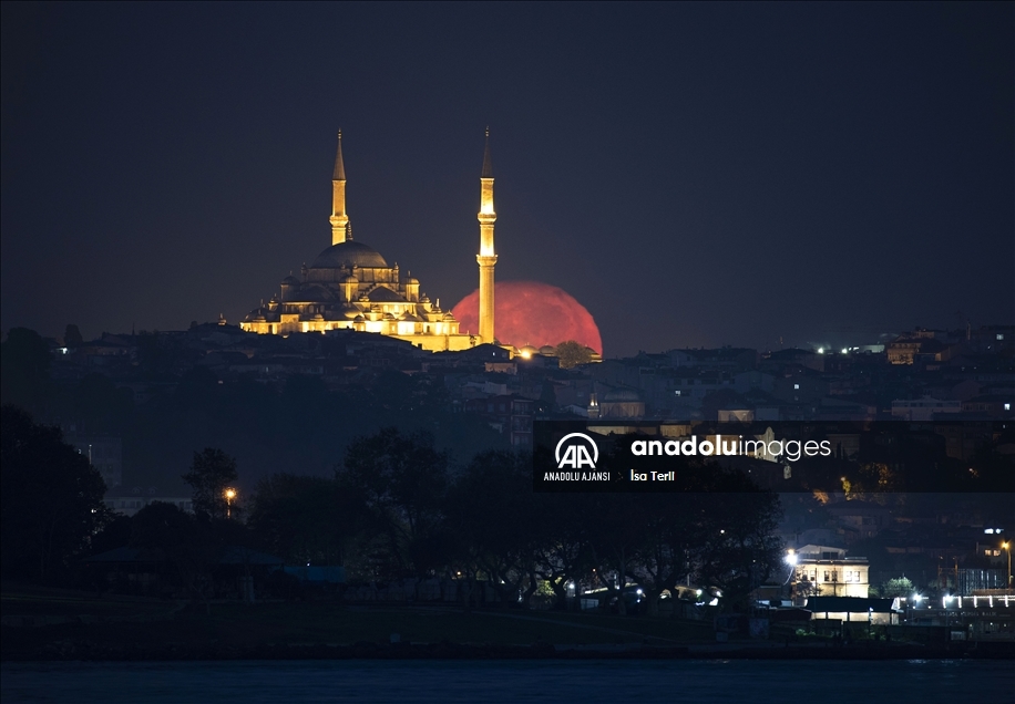 İstanbul'da dolunay