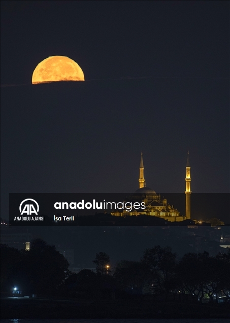 İstanbul'da dolunay