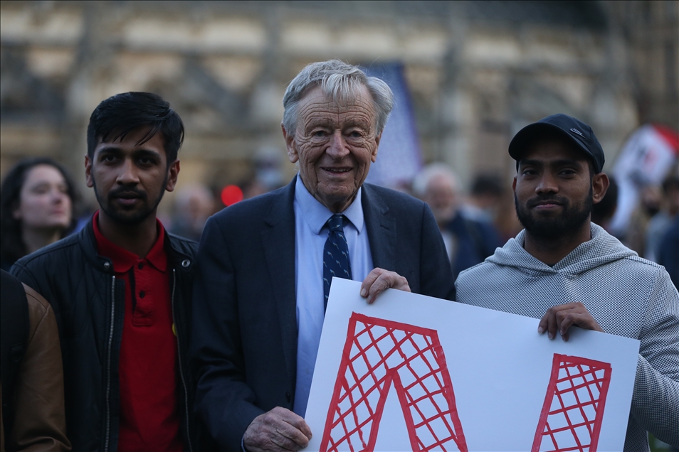 Protest against asylum bill in the UK