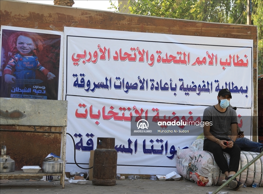 Bağdat'ta Sadr Hareketi dışındaki Şii gruplar, seçim sonuçlarını protesto etmek için başlattığı oturma eylemi sürüyor