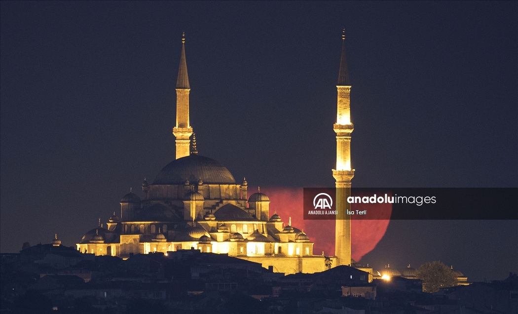 İstanbul'da dolunay