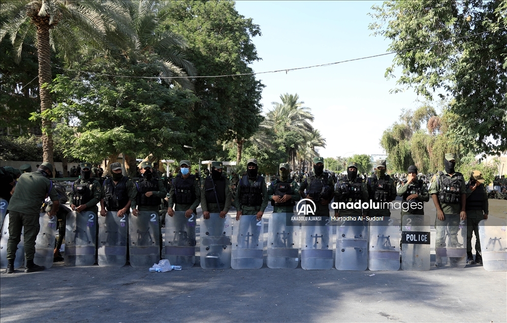 Bağdat'ta Sadr Hareketi dışındaki Şii gruplar, seçim sonuçlarını protesto etmek için başlattığı oturma eylemi sürüyor