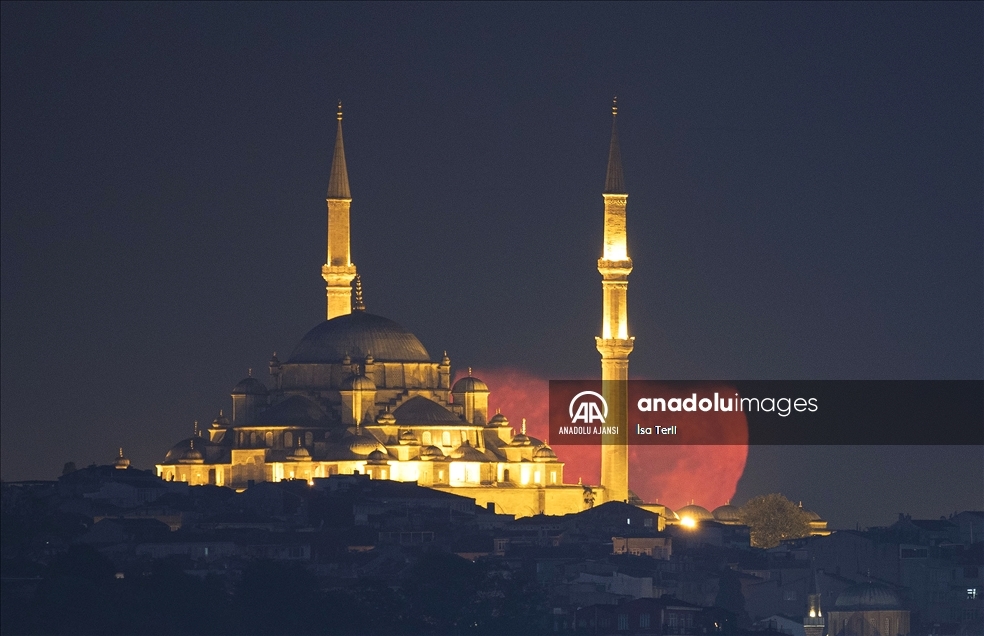 İstanbul'da dolunay