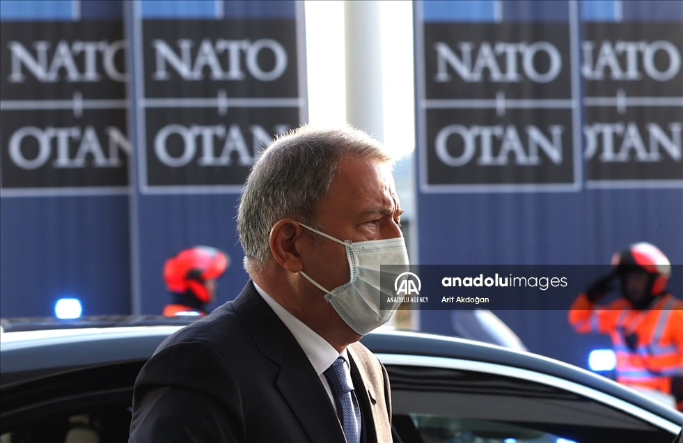 وزير الدفاع التركي يصل بروكسل للمشاركة في اجتماع لـ "ناتو"