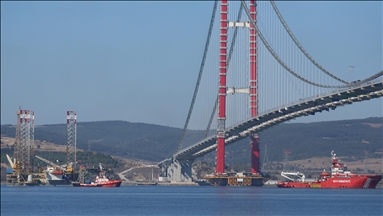 Dev platform "1915 Çanakkale Köprüsü"nün altından geçiriliyor